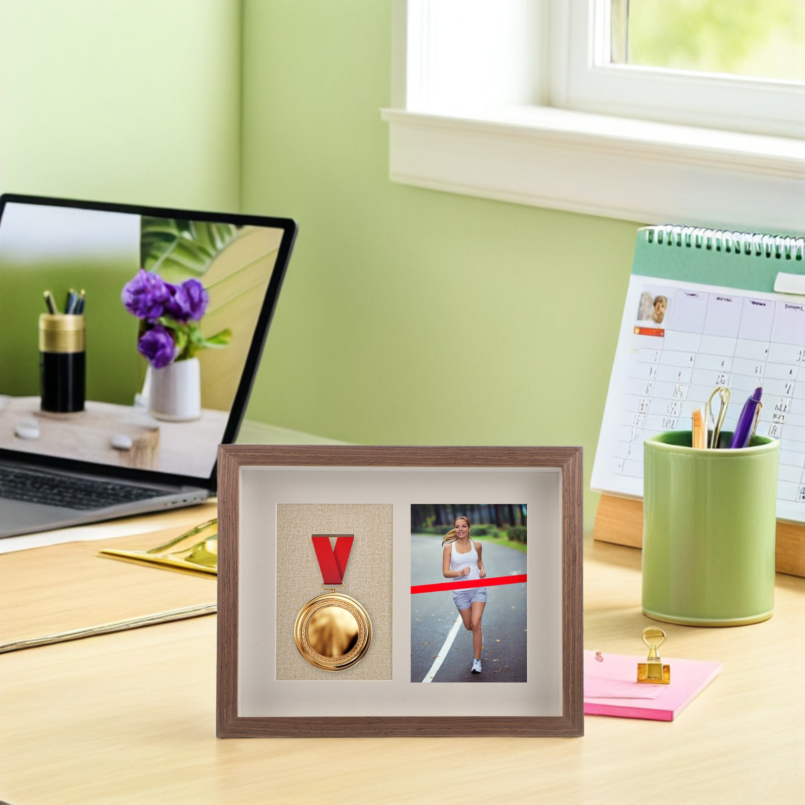 Cornice Espositiva per Medagli - Home Office Box recensione e prezzo